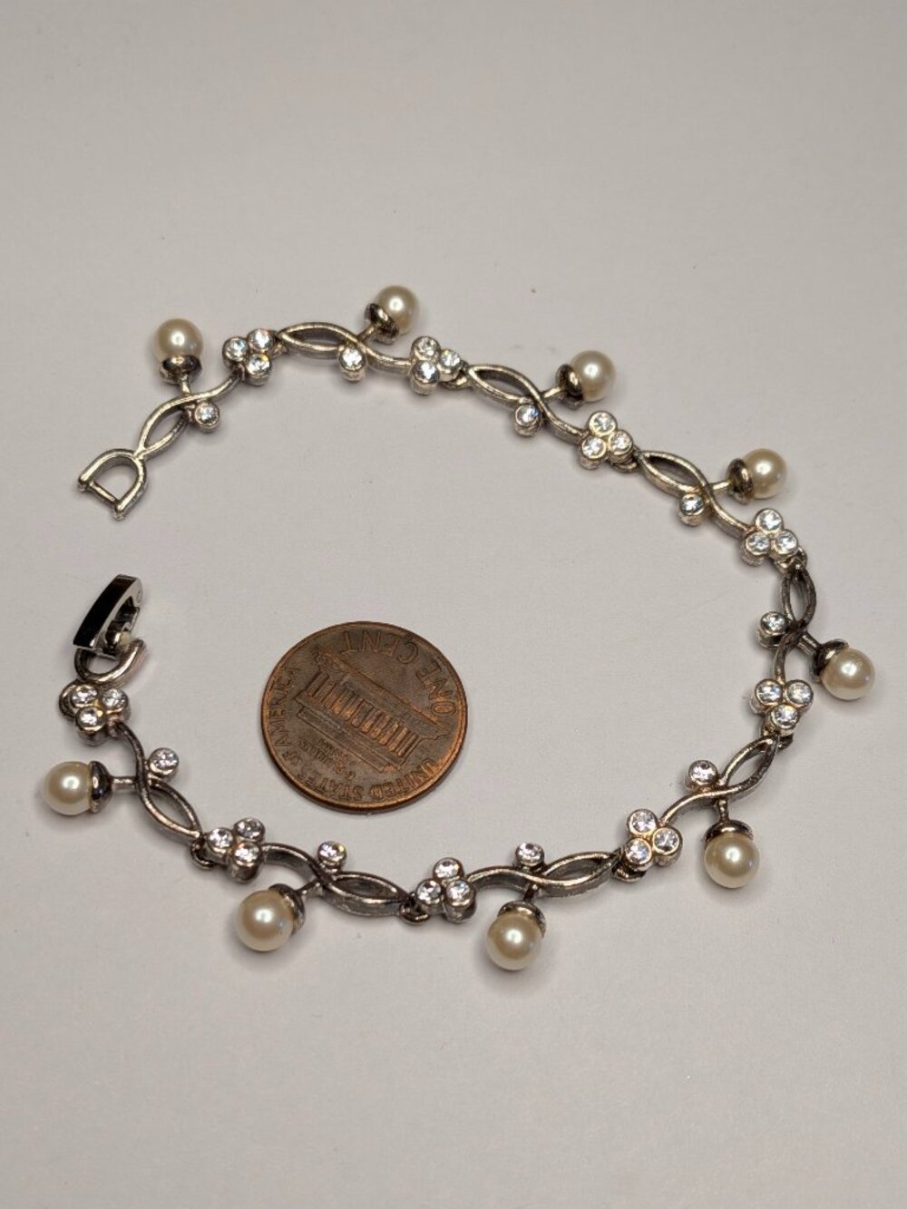 Vintage Silver Tone Rhinestone & Faux Pearl Floral Link Bracelet